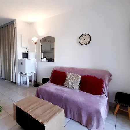 A Avec Piscine דירה