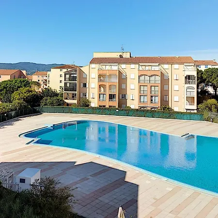 A Avec Piscine